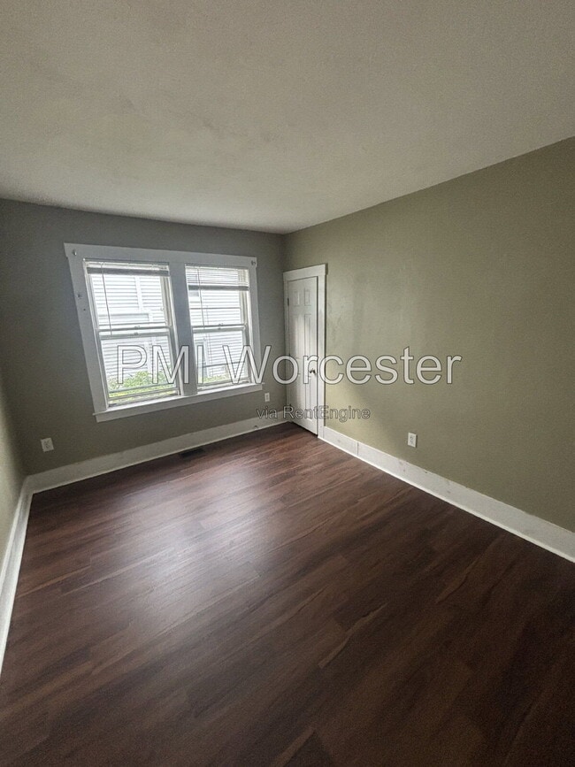 Building Photo - 174 Ingleside Ave