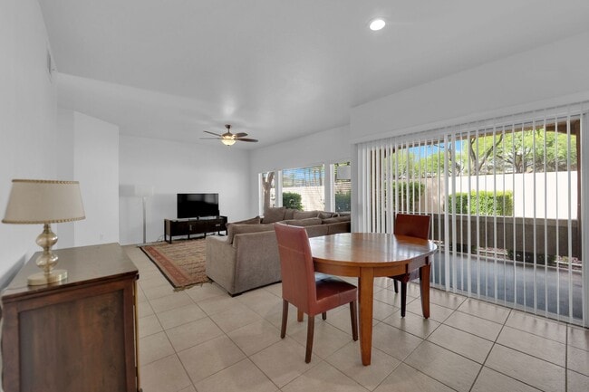 Building Photo - Charming 2 bedrooms 2 Bathrooms in the Amb...