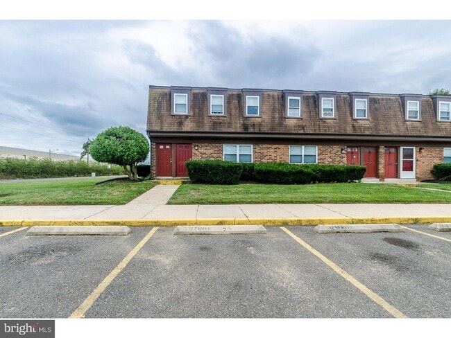 Building Photo - 801 Henri Ct