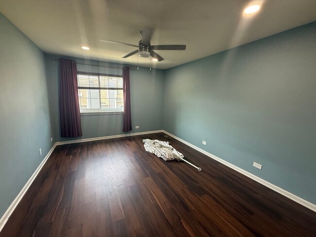 Building Photo - 230 Woodstone Cir