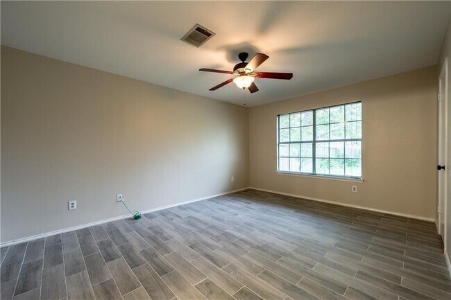 Building Photo - 1607 Greening Way