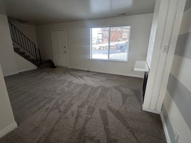 Building Photo - Beautiful 2 bedroom duplex for rent in Cottonwood Heights!