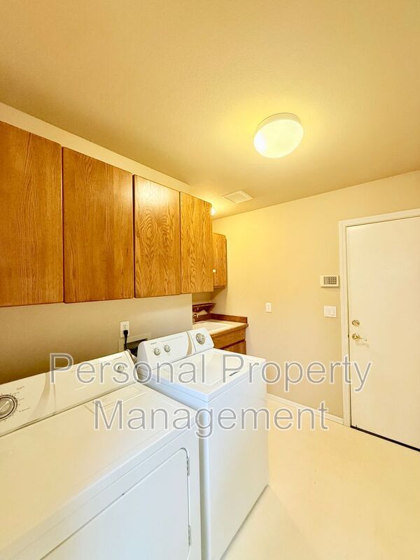 Building Photo - 22101 NE 99th St