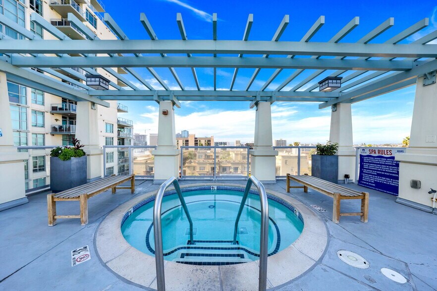 Building Photo - 850 Beech St