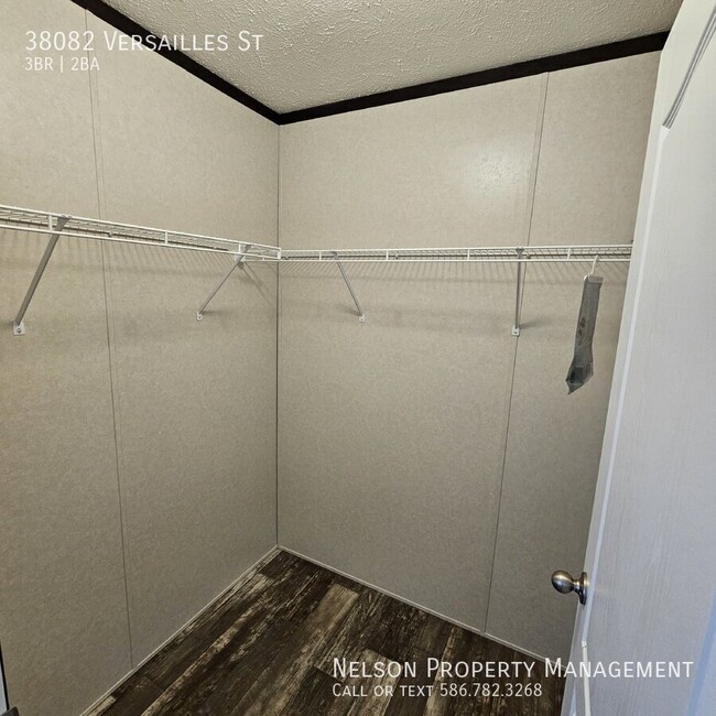 Building Photo - 3-bedroom, 2-bathroom, 960 square feet of ...