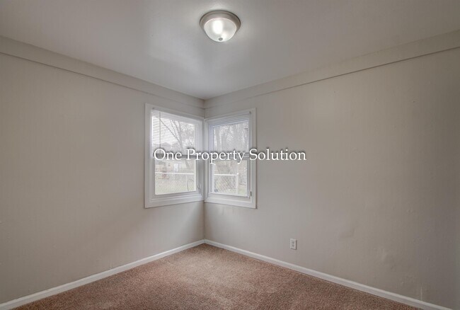 Building Photo - 5147 E 10th Ave