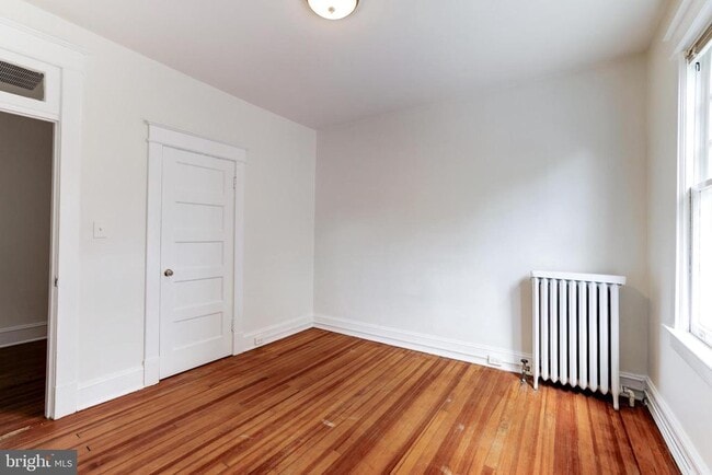Building Photo - 2015 Allen Pl NW