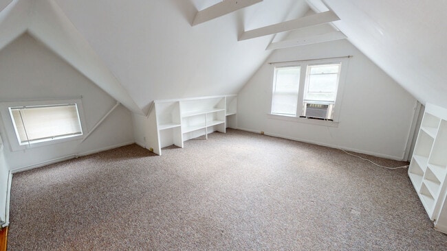 Building Photo - 1322 S Forest Ave