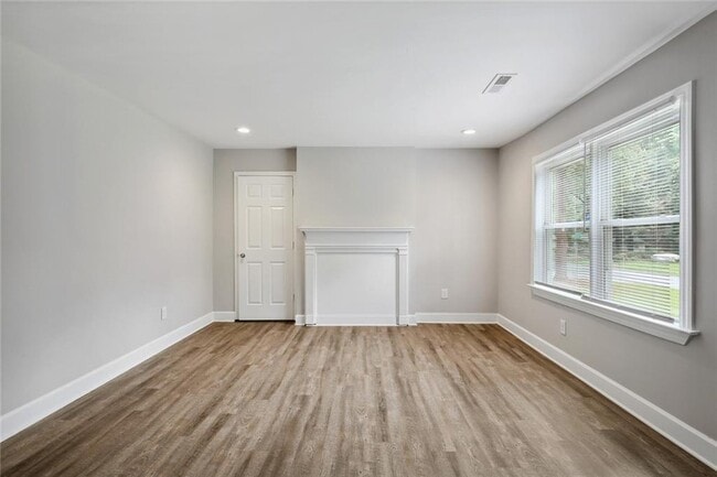 Building Photo - 1641 Sandtown Rd SW