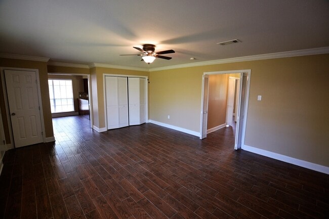 Building Photo - Newly Renovated 3 Bedroom Home in Sherwood...