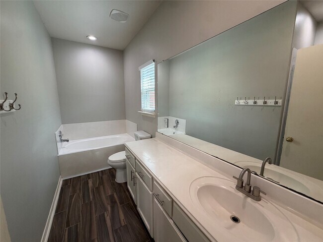 Building Photo - 4123 Knollwick Ct