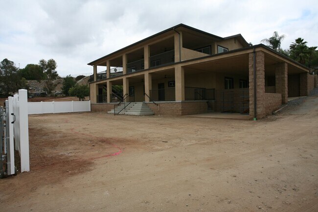 Primary Photo - Valle Caballo Ln