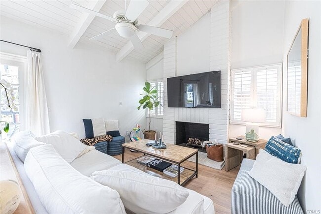 Building Photo - 719 Poinsettia Ave