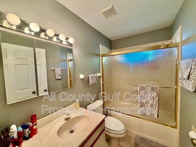 Building Photo - 105 2nd Ave E