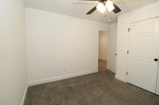 Building Photo - 1450 Ari Ave