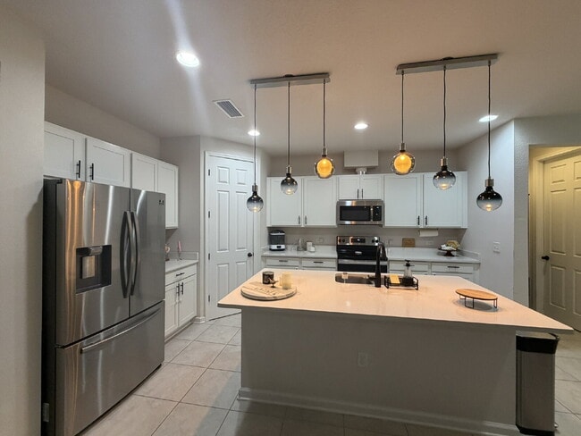 Building Photo - Northside Modern Home with Solar Power