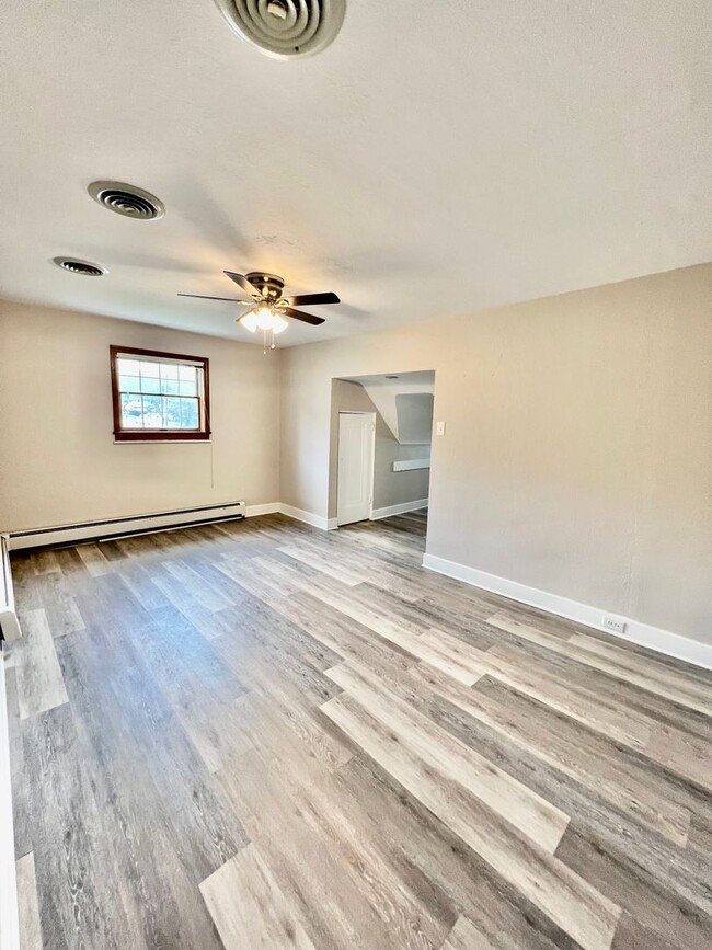 Building Photo - Charming Allison Park 3-bedroom, 1.5-bath ...