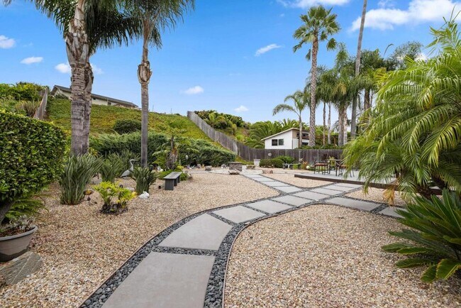 Building Photo - 4866 Park Dr