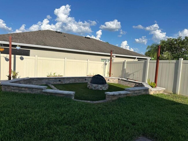 Building Photo - 2104 Stillwood Wy