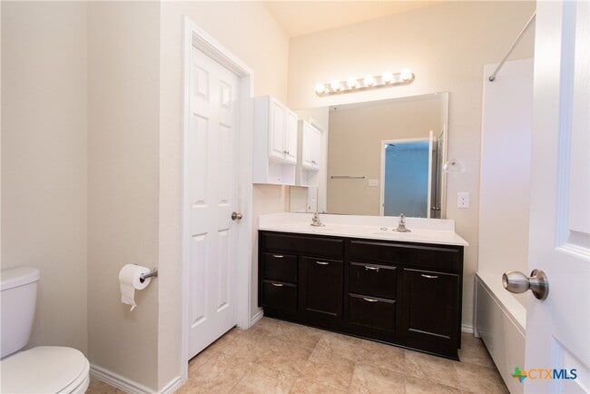 Building Photo - 1707 Gigante Dr