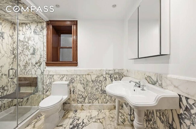 Building Photo - 323 Washington Ave