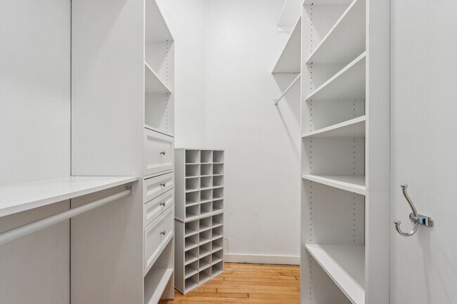 Building Photo - 2564 N Cramer St