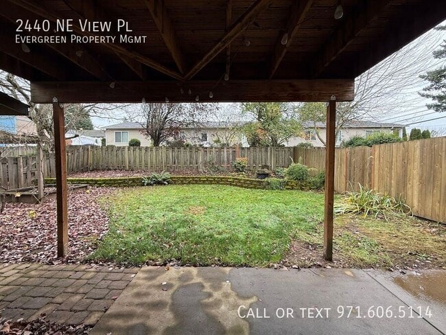 Building Photo - 2440 NE View Pl