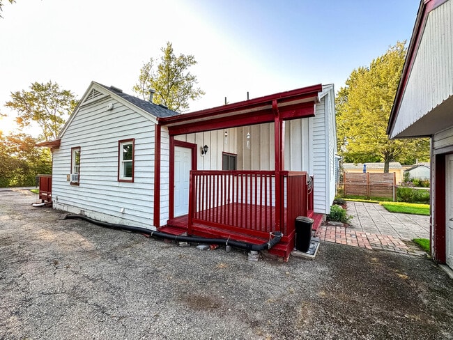 Building Photo - 169 Gateway Dr