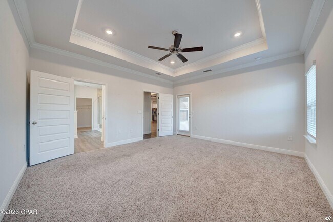 Building Photo - 204 Martingale Lp