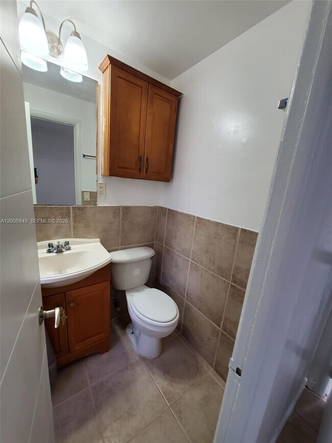 Building Photo - 2114 McKinley St