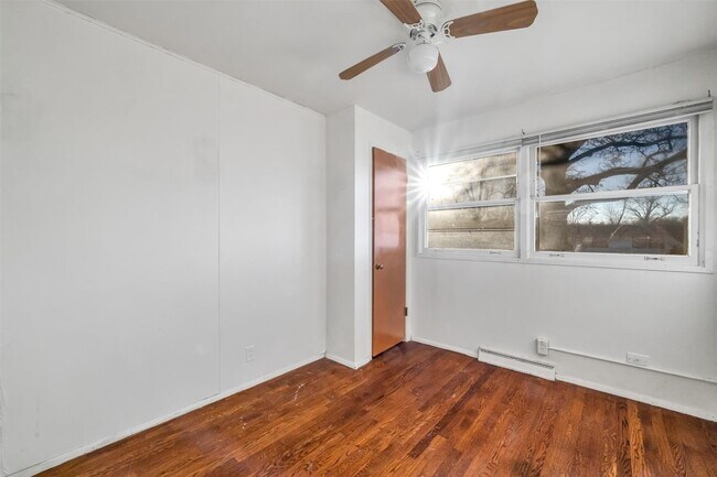 Building Photo - 9014 Ellison Dr