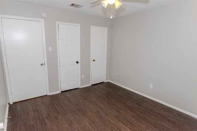 Building Photo - 1639 Northwood St