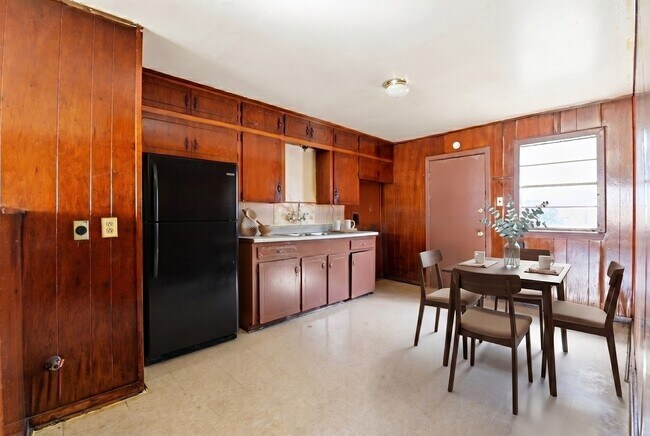Building Photo - 3408 E Lockwood Dr