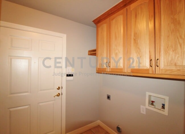 Building Photo - Beautiful 3/2/2 Home in Midlothian For Rent!