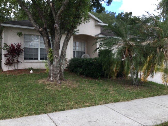Building Photo - 305 Abigail Rd