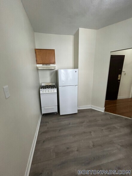 Building Photo - 103 Gordon St