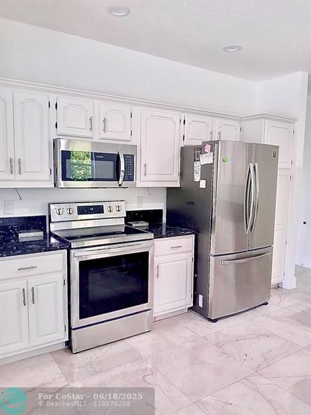 Building Photo - 4755 Chardonnay Dr