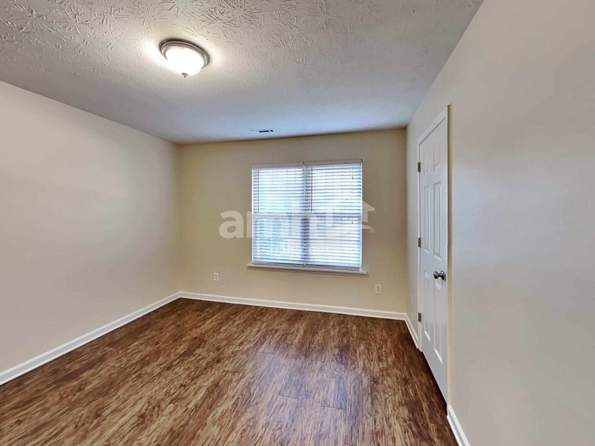 Building Photo - 3740 Scotland Ln SW