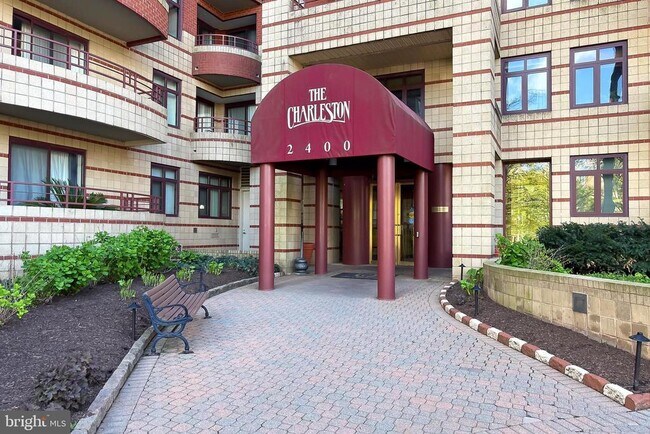 Building Photo - 2400 Clarendon Blvd