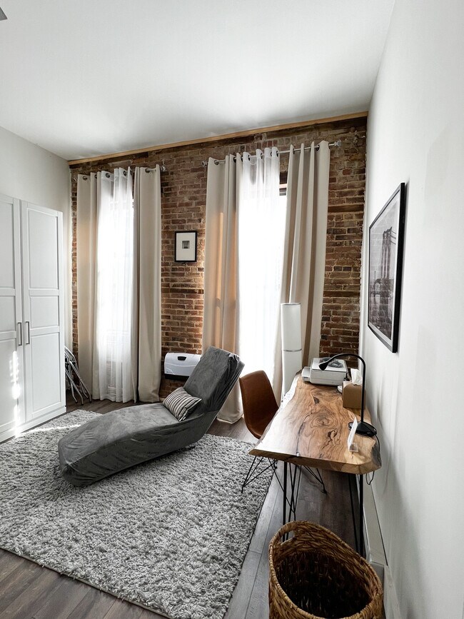 Building Photo - 296 Gates Ave