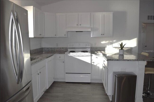 Building Photo - 3184 SW 151st Ave