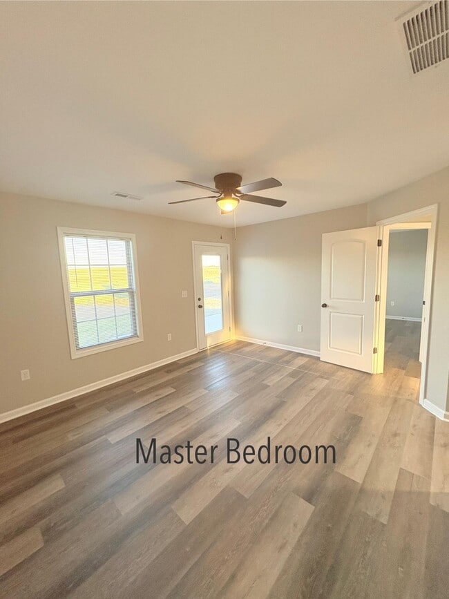 Building Photo - 7054 Caravan Dr