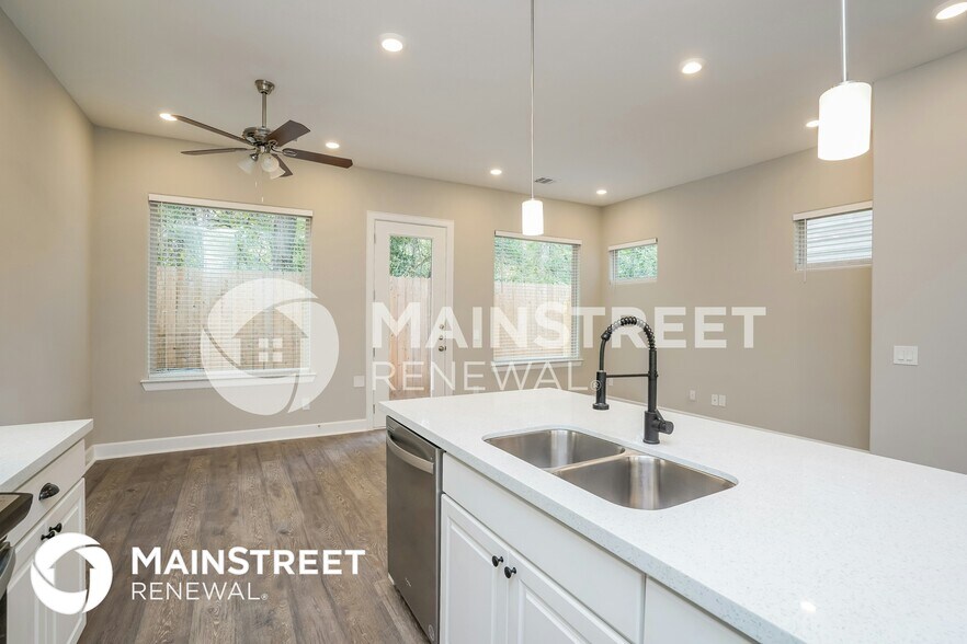 Building Photo - 5117 Royal Heath Dr