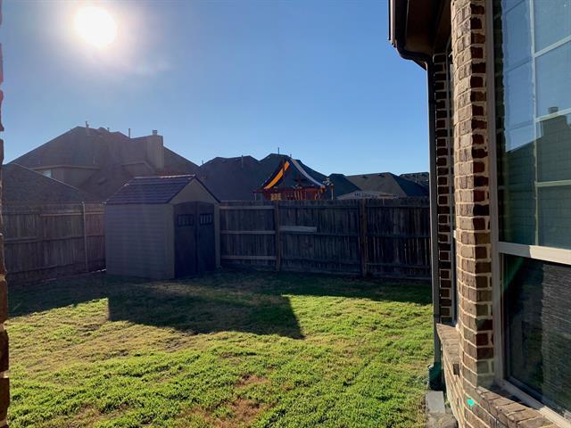 Building Photo - 1017 Somerset Cir