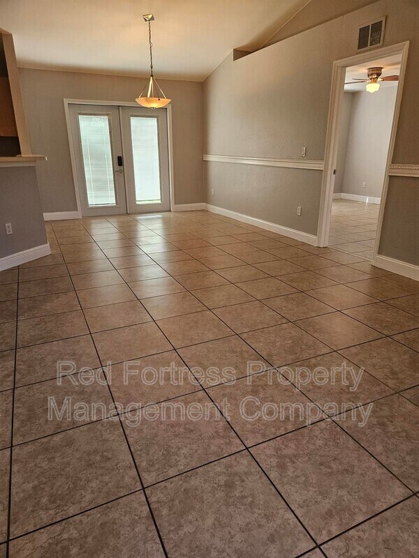 Building Photo - 2707 26th St W