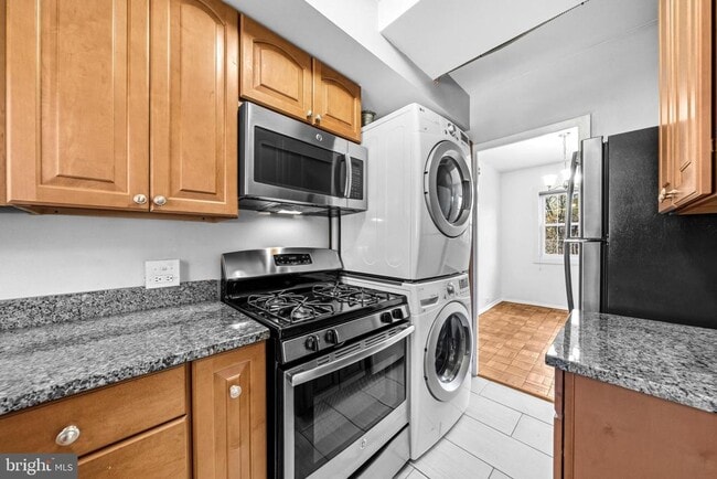 Building Photo - 1615 Mt Eagle Pl
