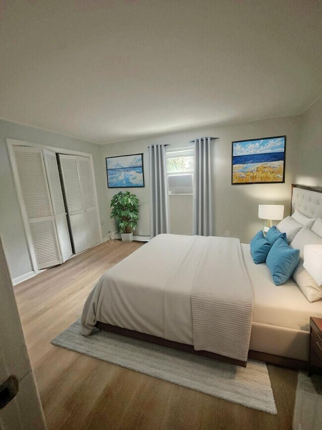 Building Photo - 60 S Main St