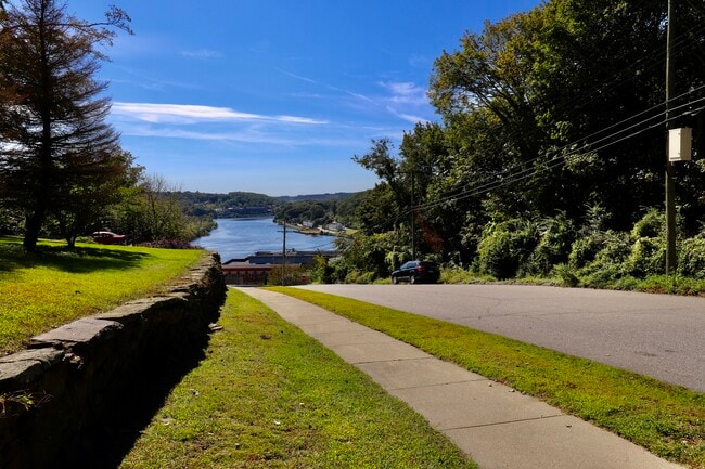 Building Photo - 45 Harbor View Ln