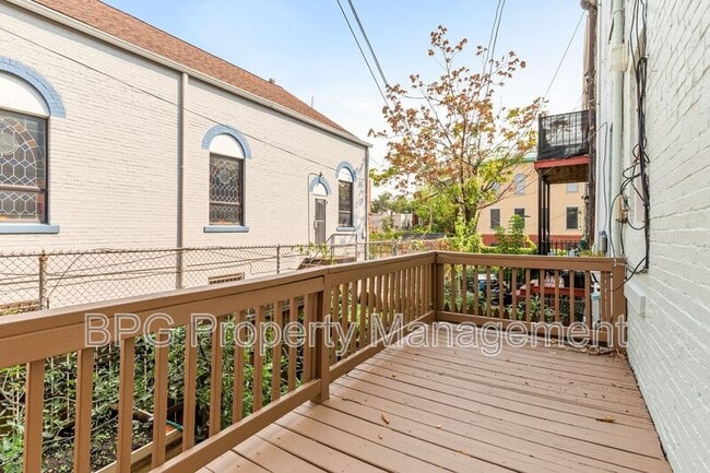 Building Photo - 1037 5th St NE