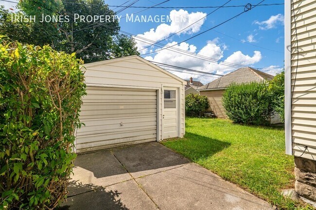 Building Photo - 33 Harding Rd